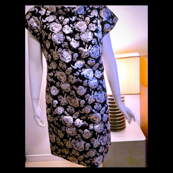 JS  Boutique  Embroidered  cocktail dress - Picture 2 of 8